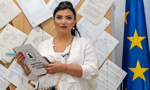 Adriana Bahmuteanu vrea primaria sectorului 1