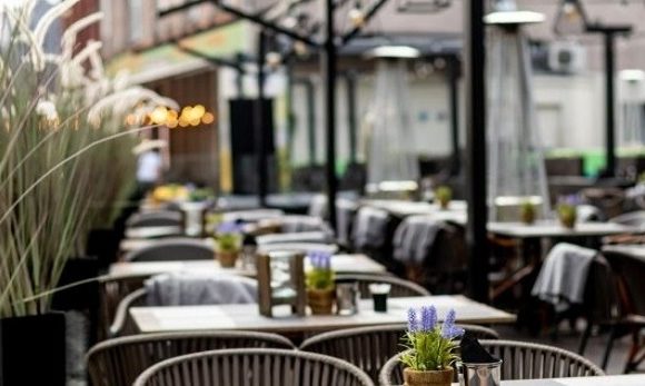 Prima seara in care terasele se inchid la ora 23:00