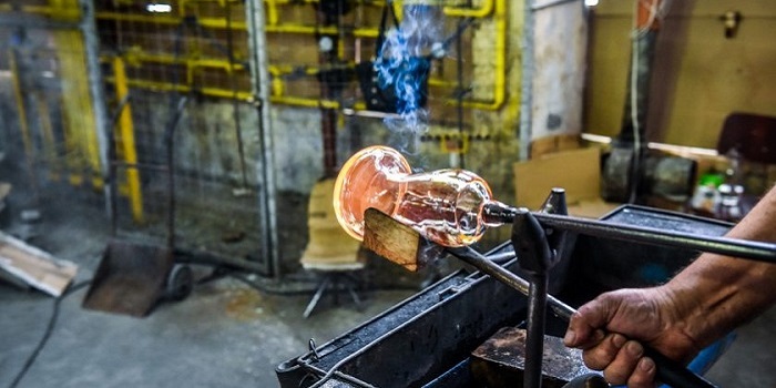 Romania pe butuci – fabrica de sticla din Avrig s-a inchis