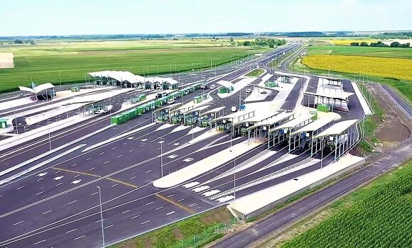Feriti-va, vine autostrada