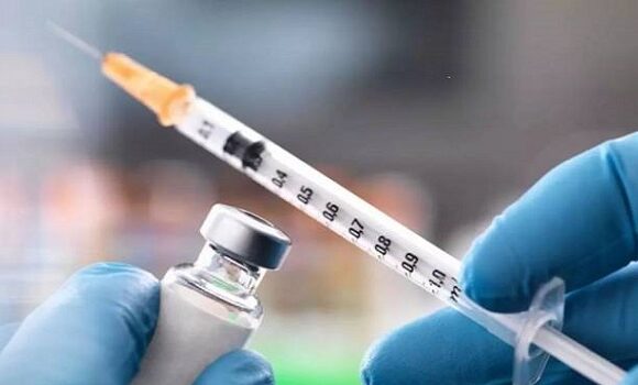 Medicul Andrei Manta amendat pentru ca nu a irosit dozele