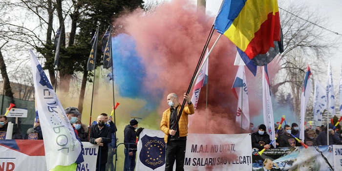 Politia a iesit la proteste in Bucuresti