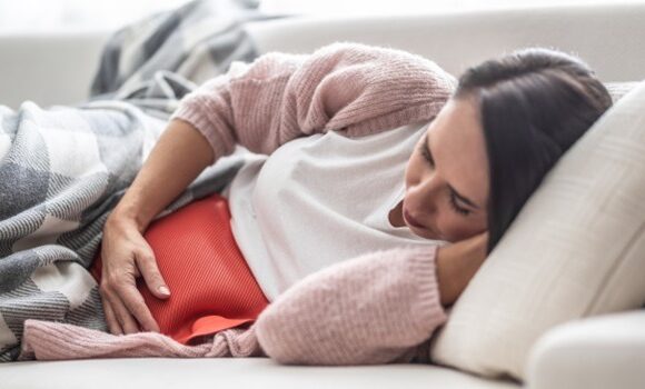 Cum să gestionezi eficient simptomele sindromului premenstrual?