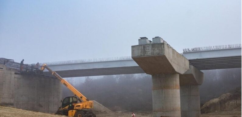 Mini-centura ocolitoare a Râmnicului intră în modernizare